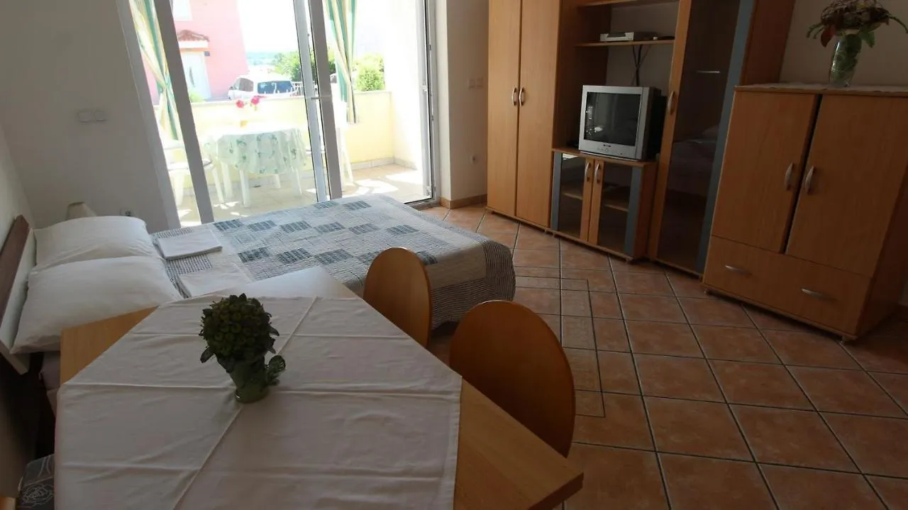 Apartments Grahovac Malinska