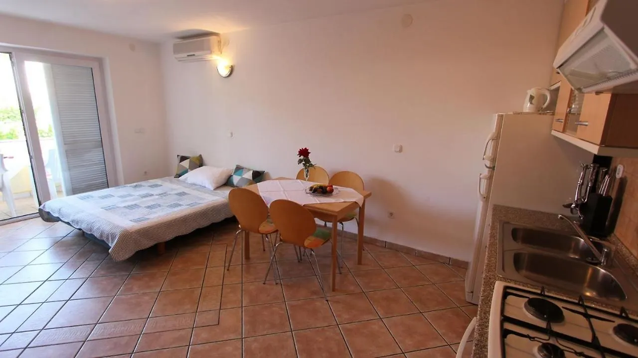 Apartments Grahovac Malinska 0*,  Croacia