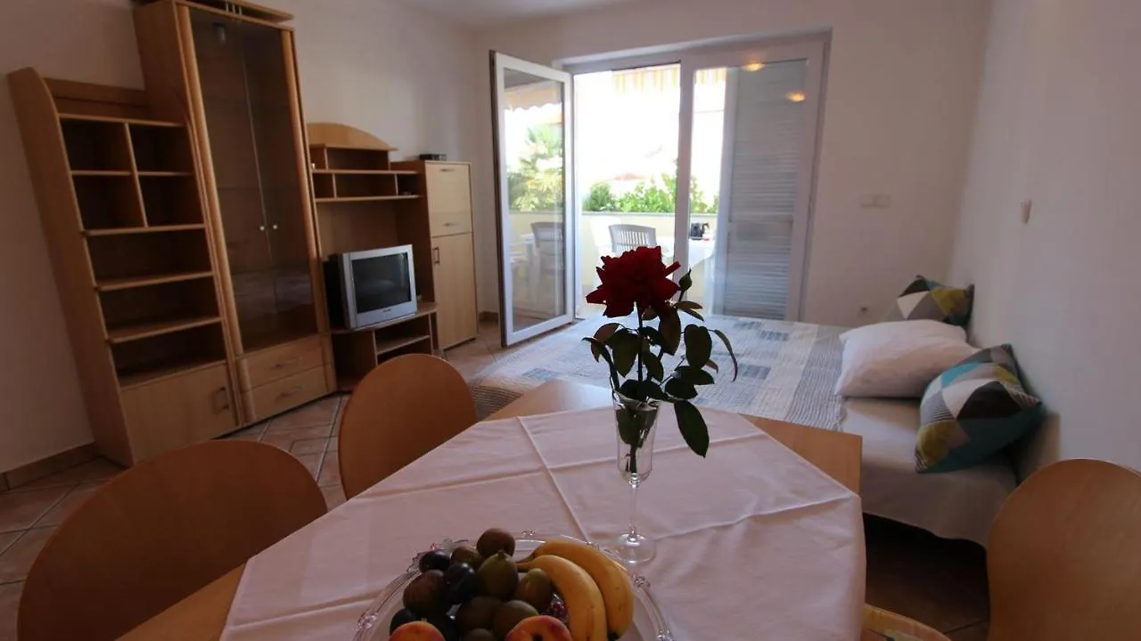 Pensión Apartments Grahovac Malinska Croacia