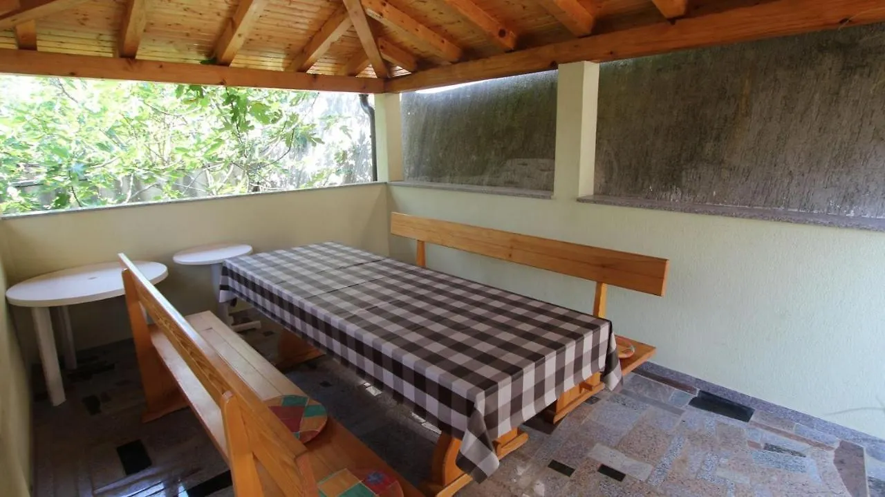 Pensión Apartments Grahovac Malinska Croacia