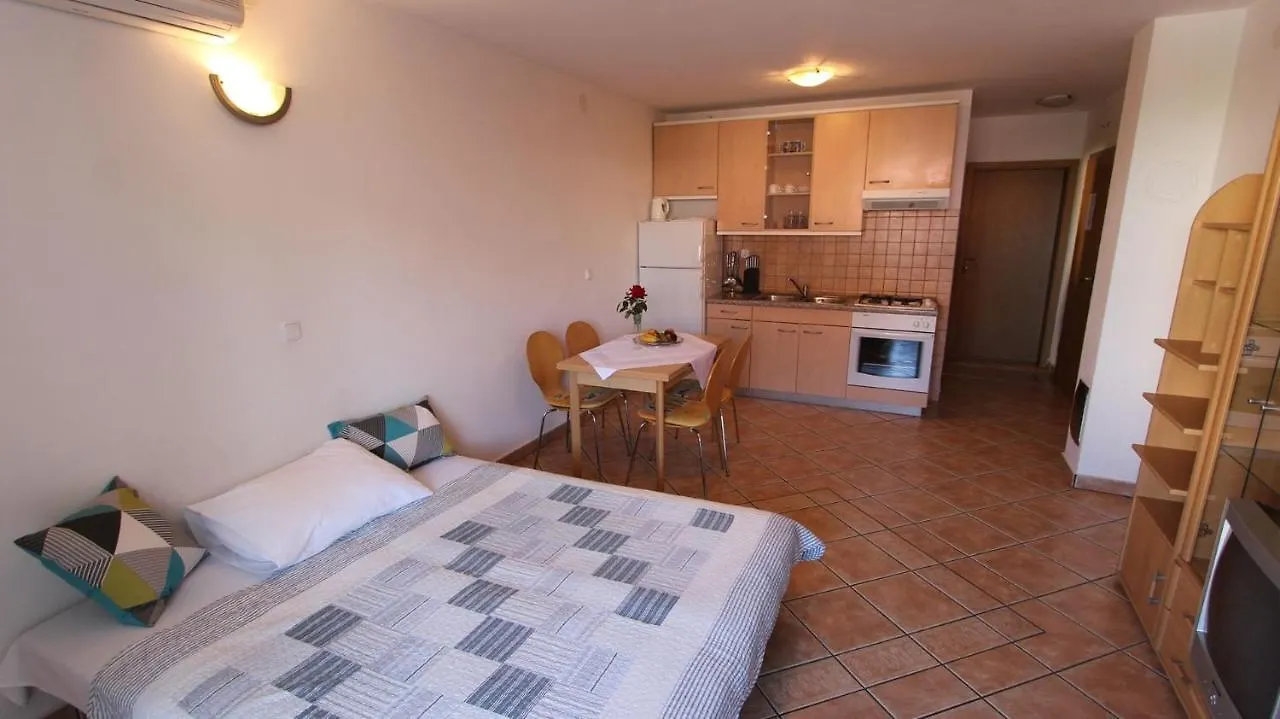 Apartments Grahovac Malinska
