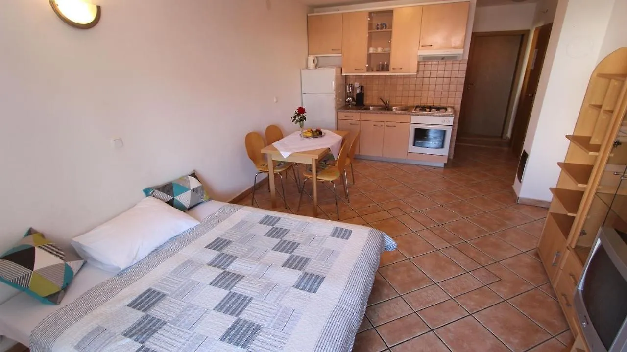 Apartments Grahovac Malinska